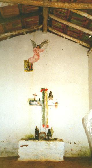 Sao Bento - Kapelle am Wegesrand mit afro-brasil.Heiligen